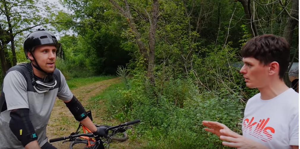 КАК ПРЫГАТЬ ТРАМПЛИНЫ на горном велосипеде? Дорога к эндуро #4 с Антоном Румянцевым.